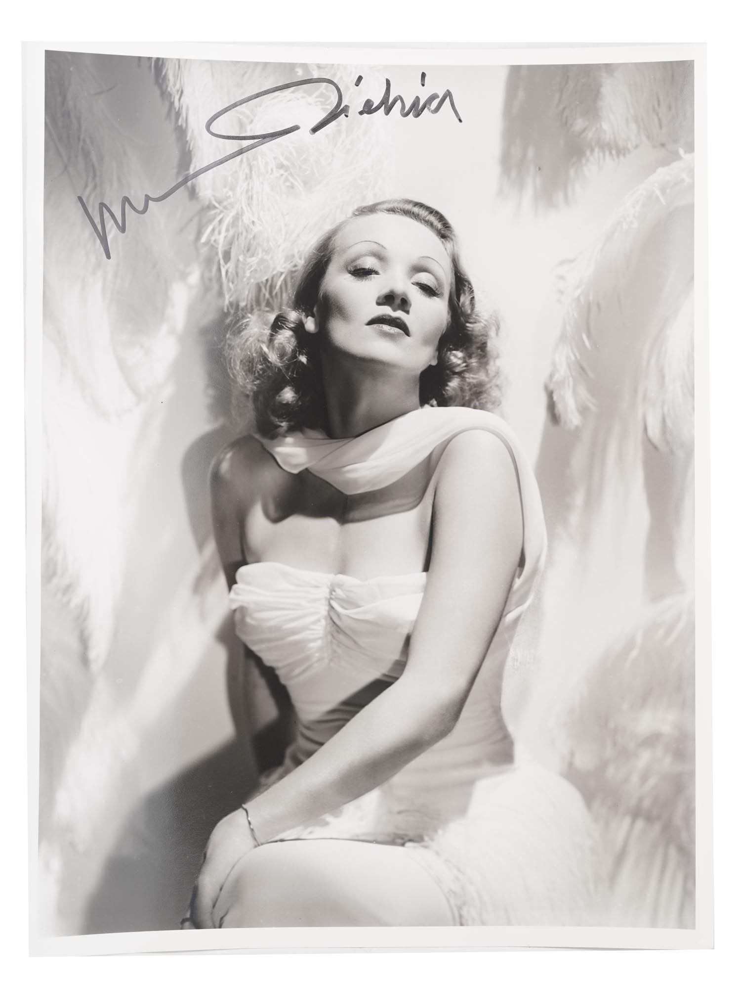 VINTAGE AMERICAN SIGNED PHOTO OF MARLENE DIETRICH PIC-1